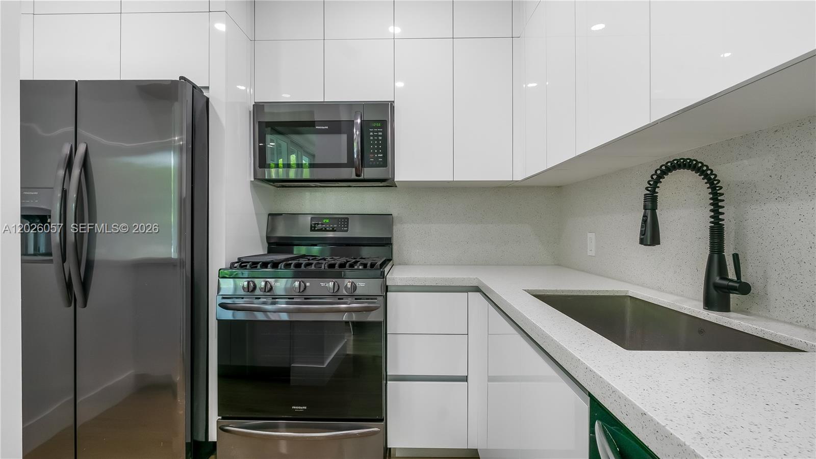 HARBOUR HILL CLUB CONDO - Residential Lease