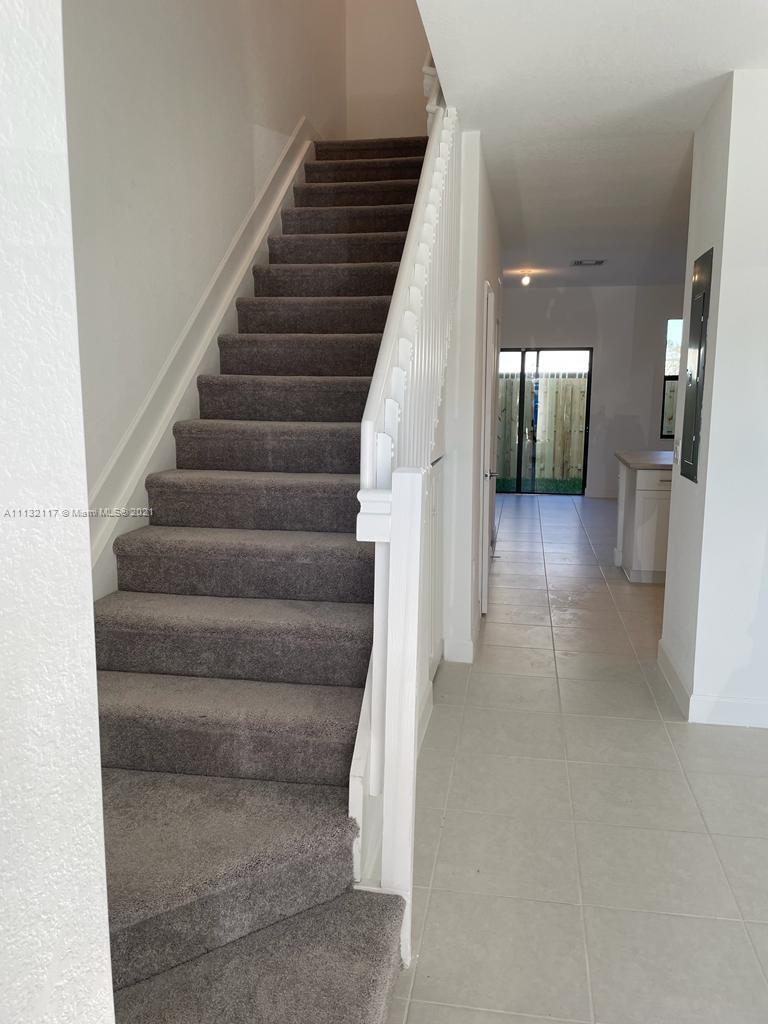 VIA VENTURA NEIGHBORHOOD - Residential Lease