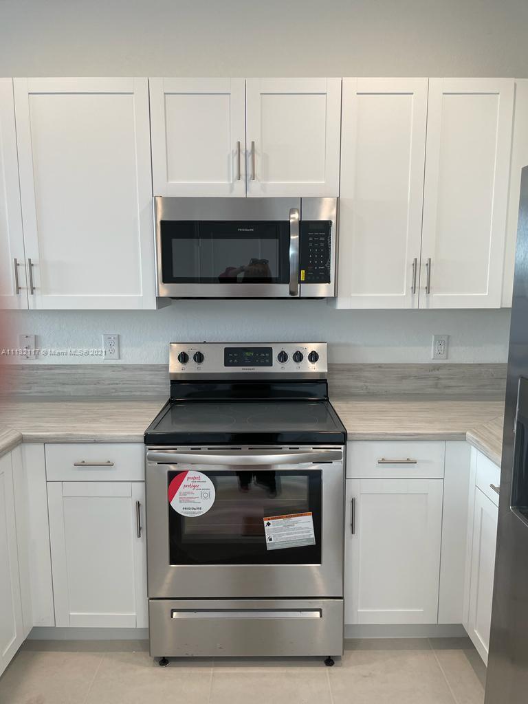 VIA VENTURA NEIGHBORHOOD - Residential Lease