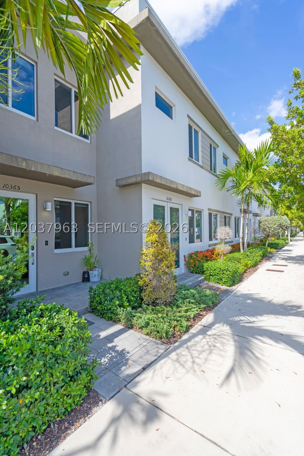 LANDMARK AT DORAL CENTRAL - Residential