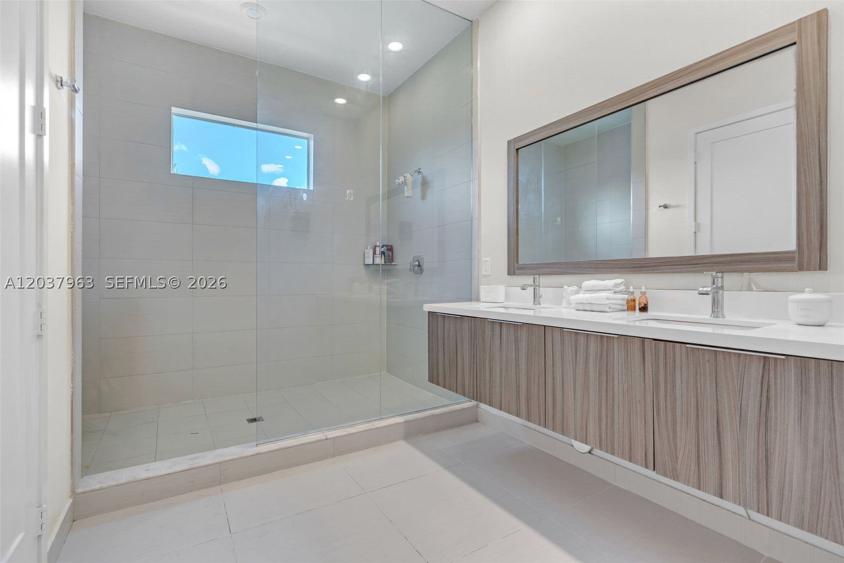 LANDMARK AT DORAL CENTRAL - Residential