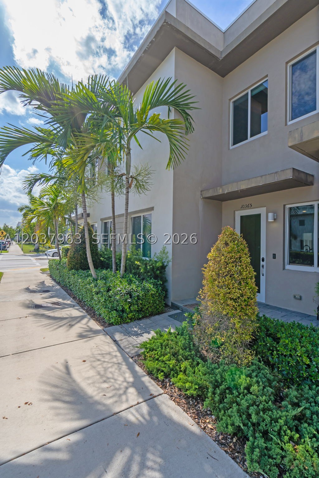 LANDMARK AT DORAL CENTRAL - Residential