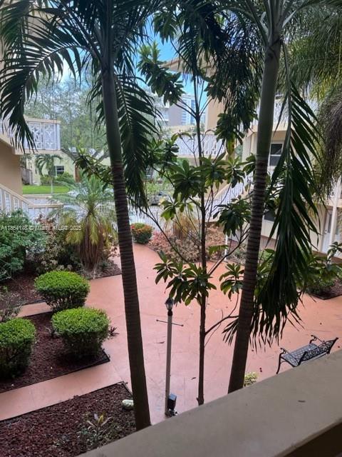 HAMPTON COURT CONDO - Residential