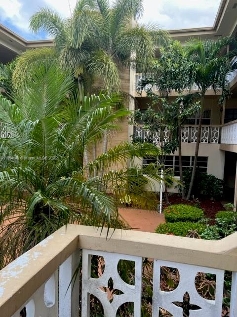 HAMPTON COURT CONDO - Residential
