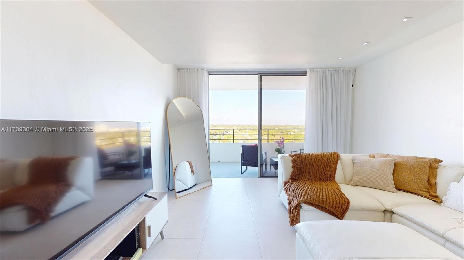 OLYMPUS CONDO PHASE - Residential