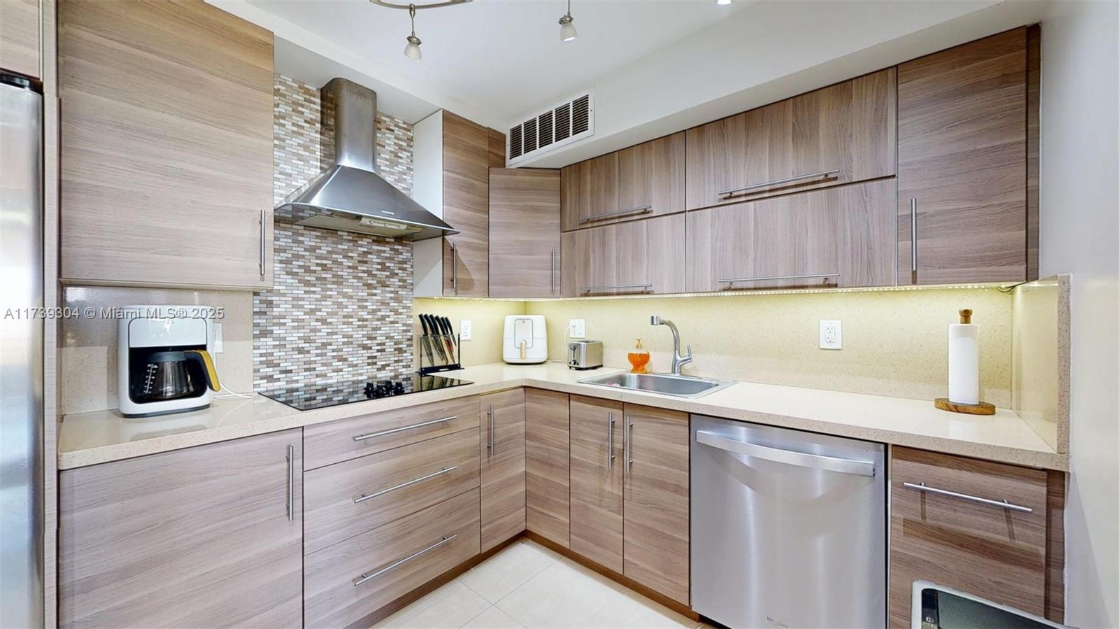 OLYMPUS CONDO PHASE - Residential