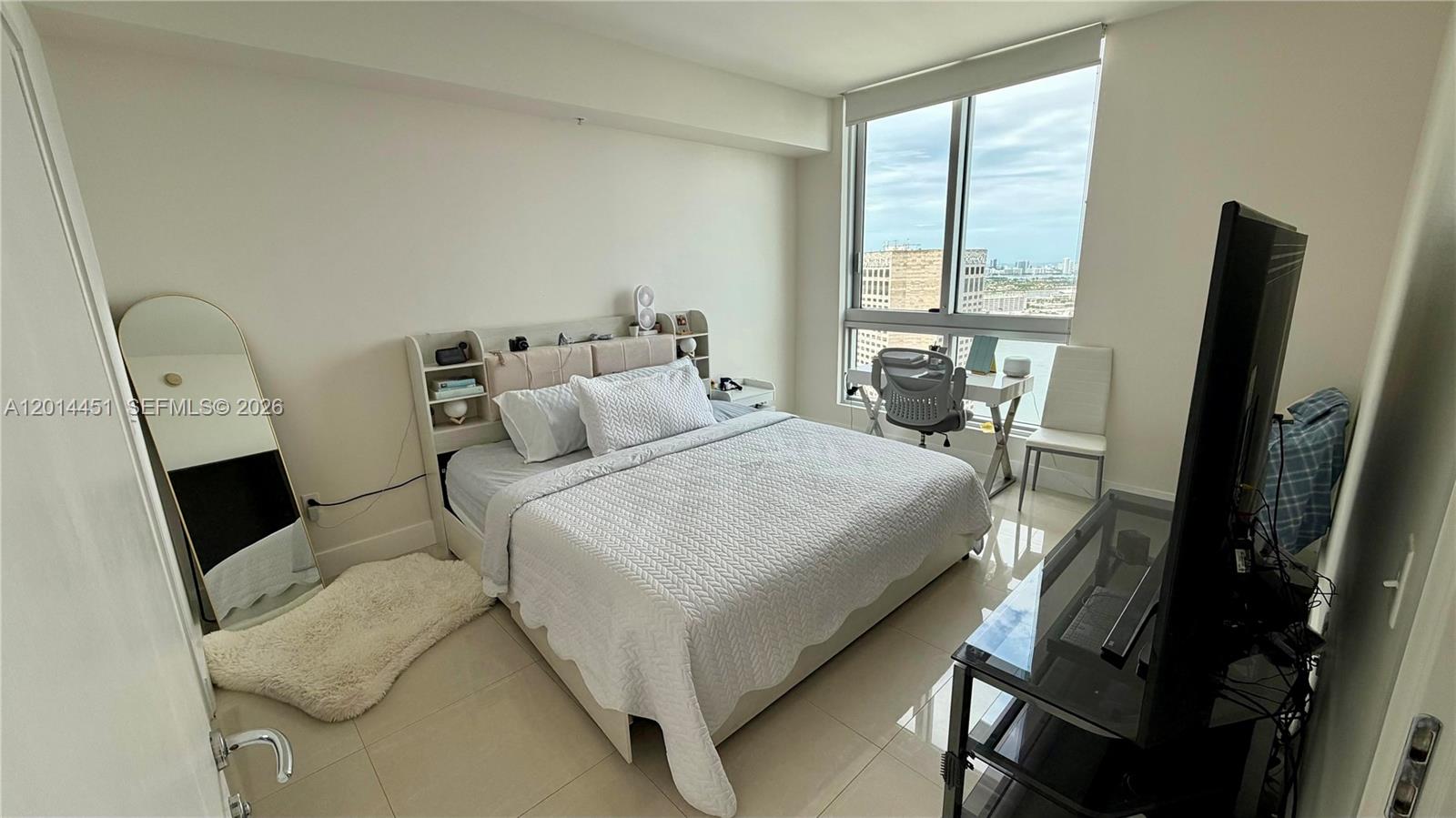 MET 1 CONDO - Residential