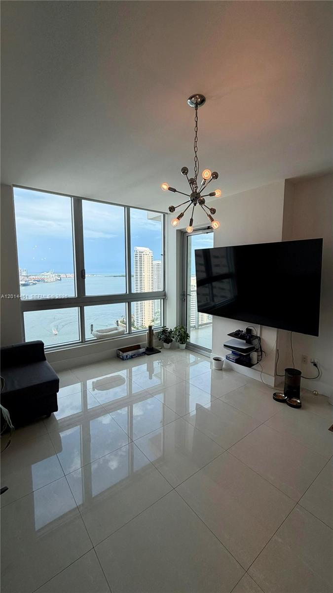 MET 1 CONDO - Residential