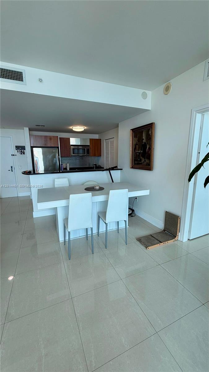 MET 1 CONDO - Residential