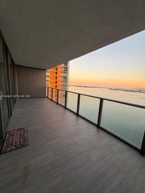 Fantastic 2Beds/2Baths+ Den, private foyer at Paraiso bay, direct and unobstructed bay front and ocean views. A very spacious and relaxing balcony. The unit includes an exclusive storage in the building. Around 12 acres of outside amenities, enjoy the bay front park, delight the boardwalk, play at the tennis courts, stay at the marina and in its Five Star Beach Club. The inside amenities include a movie theater, gym, spa, water front pool, business center, restaurant, wine bar, art gallery and much more. Just a walking distance from the fashion trend design district, minutes to Wynwood and easy access to everywhere. UNIT IS TENANT OCCUPIED UP TO 10TH FEB/2027.