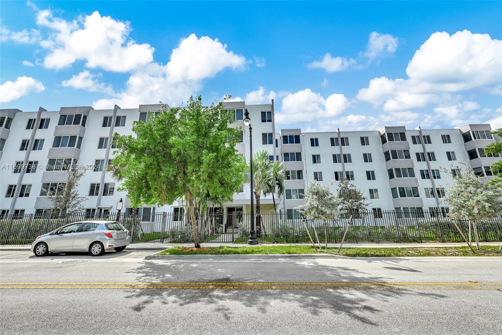 CARIBBEAN BREEZE CONDO - Residential Lease