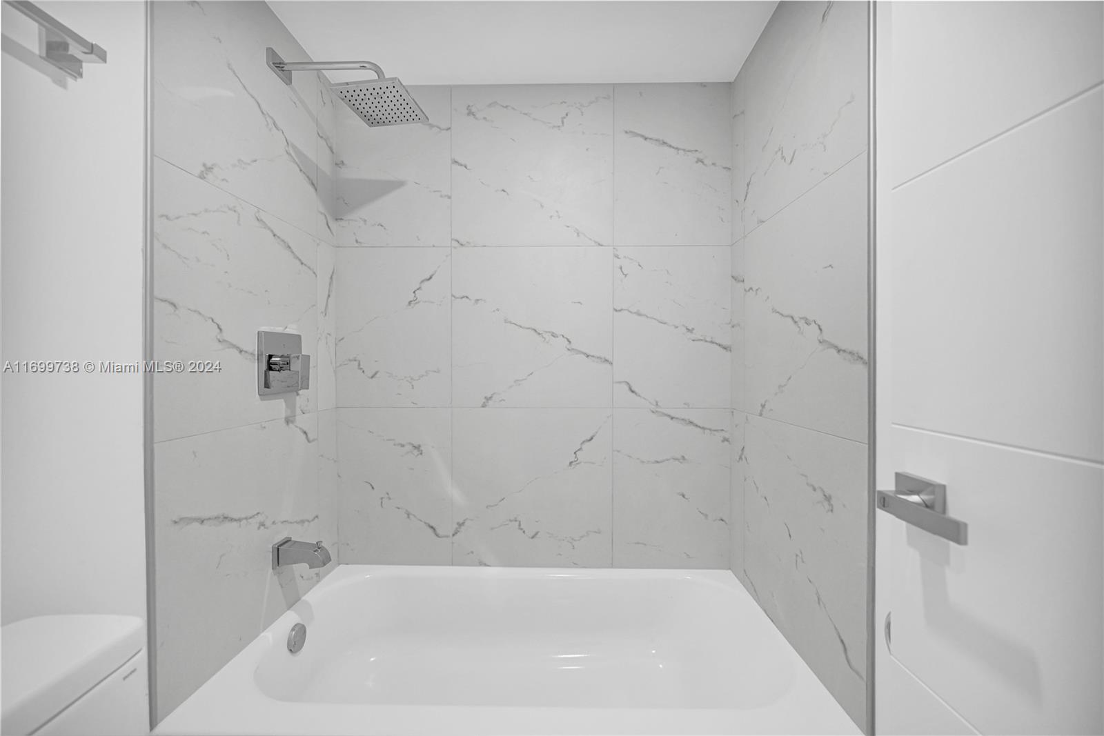 CARIBBEAN BREEZE CONDO - Residential Lease