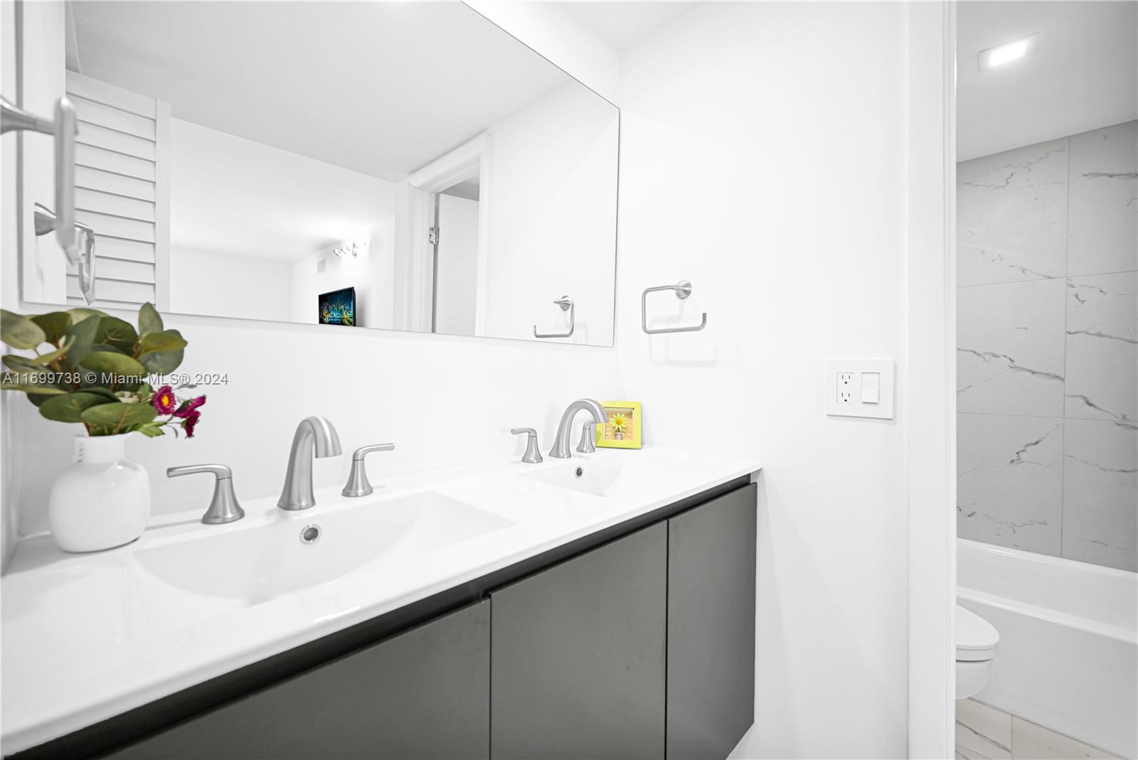 CARIBBEAN BREEZE CONDO - Residential Lease