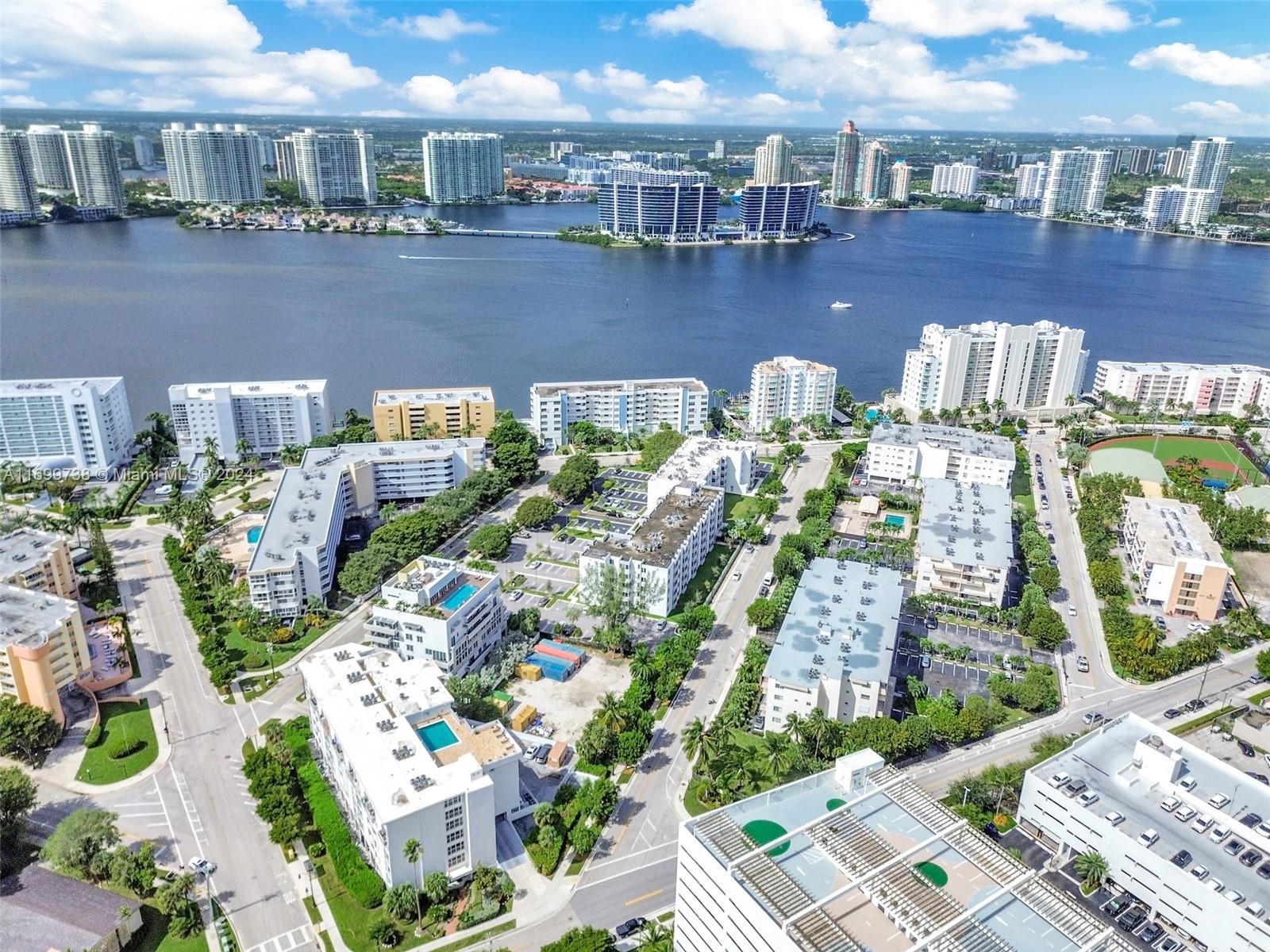 CARIBBEAN BREEZE CONDO - Residential Lease
