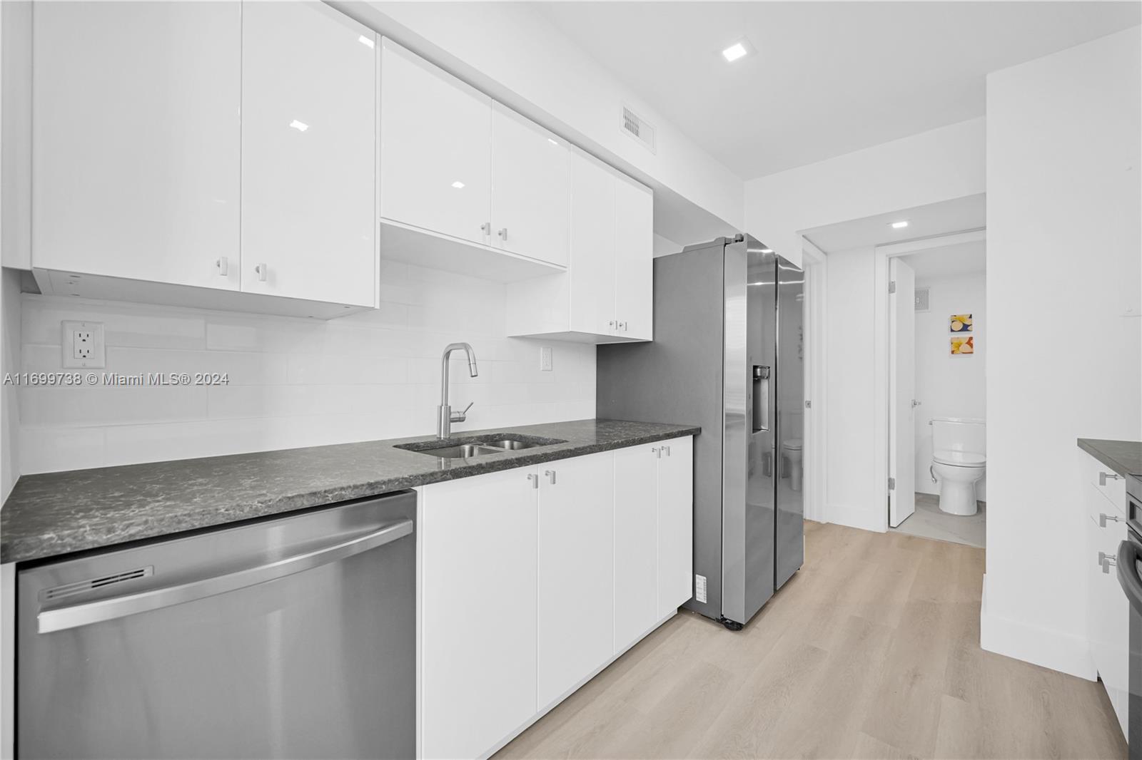 CARIBBEAN BREEZE CONDO - Residential Lease