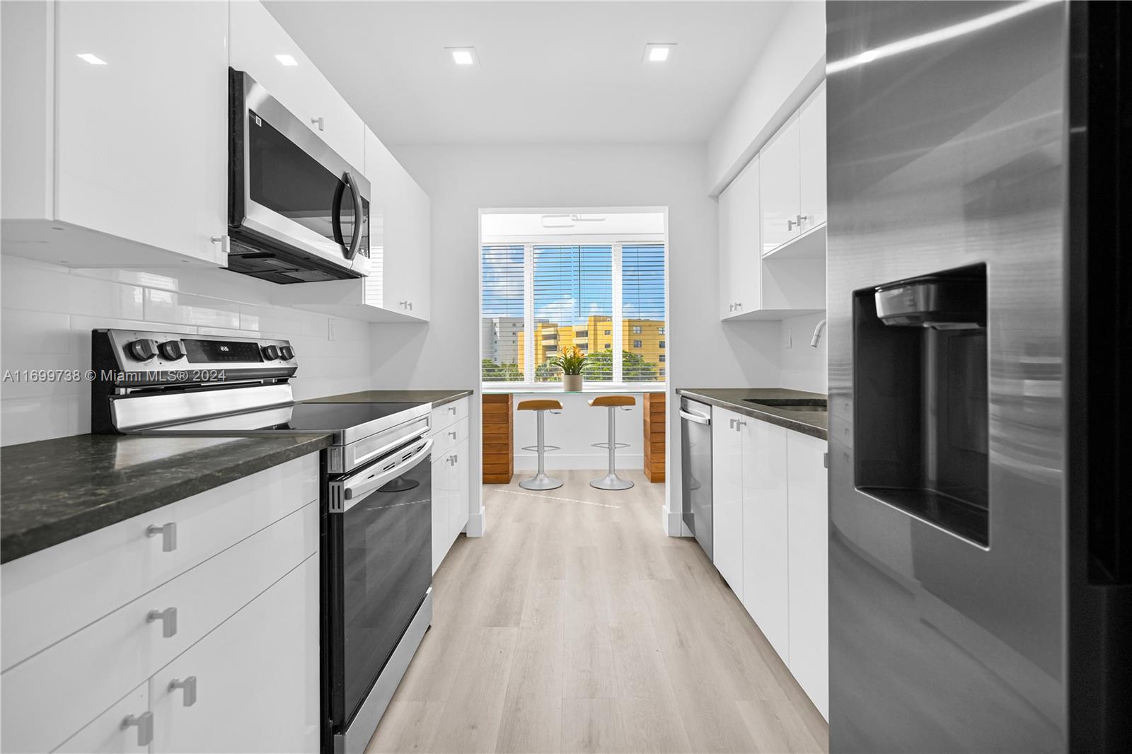 CARIBBEAN BREEZE CONDO - Residential Lease