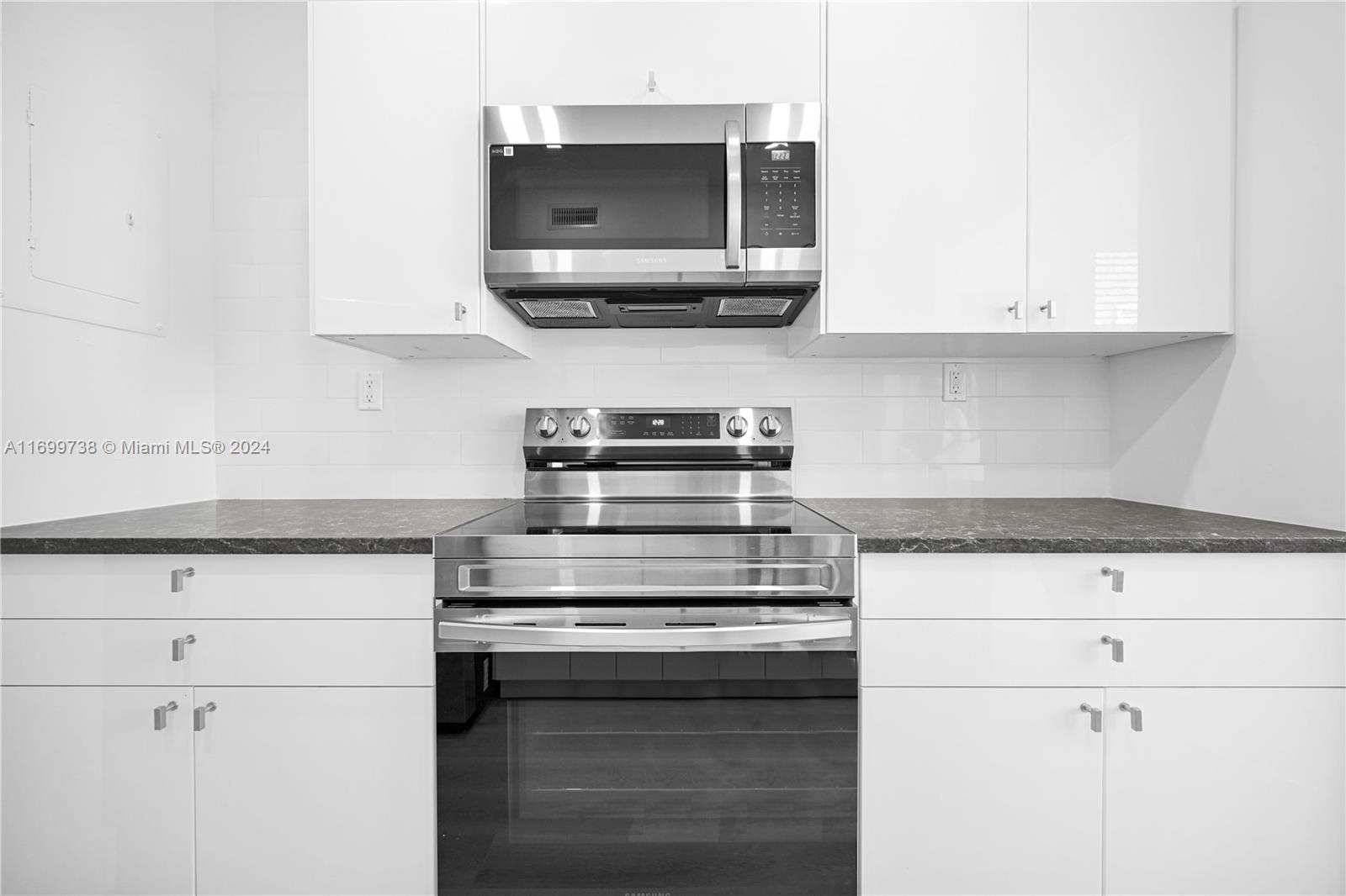 CARIBBEAN BREEZE CONDO - Residential Lease