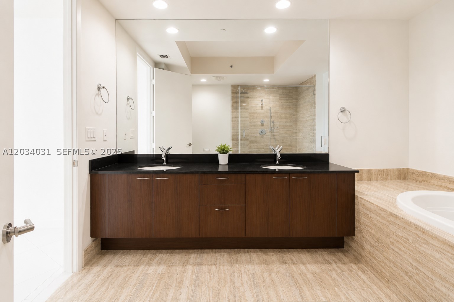 TDR TOWER II CONDO - Residential