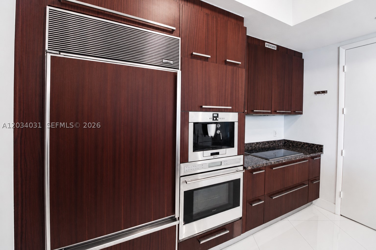 TDR TOWER II CONDO - Residential