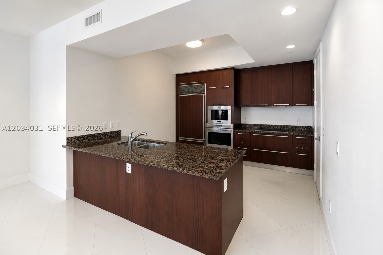 TDR TOWER II CONDO - Residential