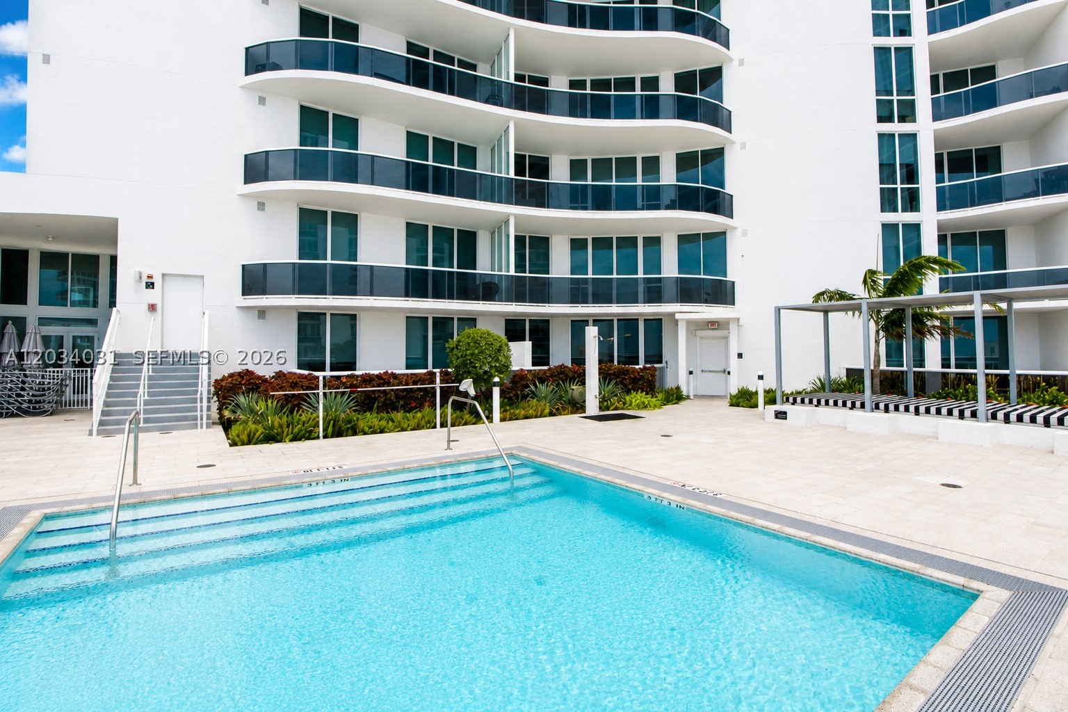 TDR TOWER II CONDO - Residential