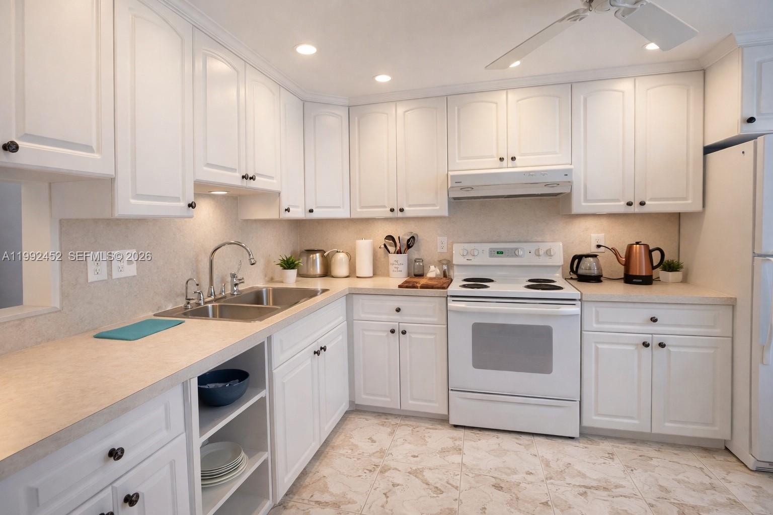 FAIRWAYS ROYALE CONDO - Residential