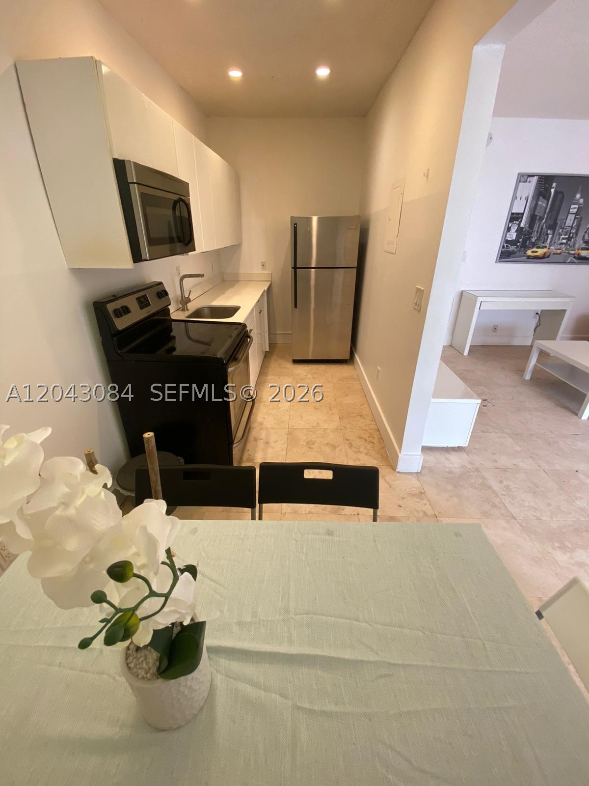 VENETIAN MANOR CONDO - Residential Lease