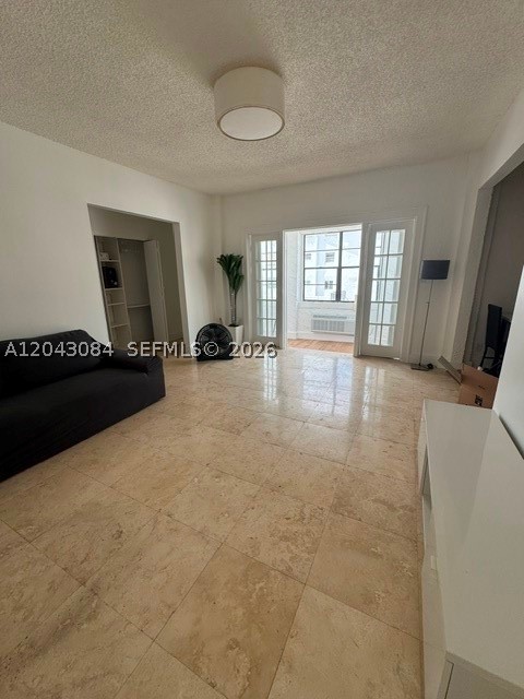 VENETIAN MANOR CONDO - Residential Lease