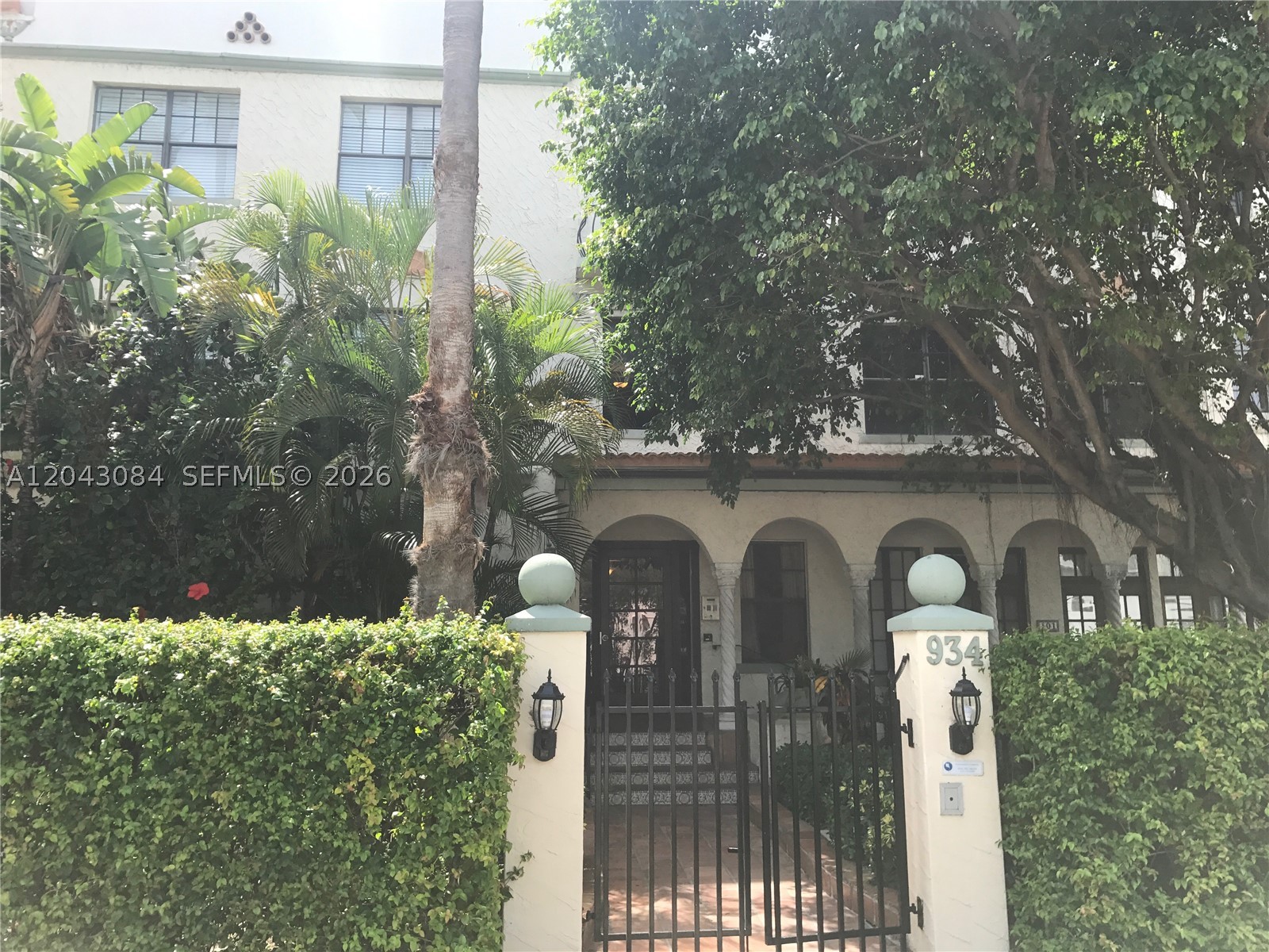 VENETIAN MANOR CONDO - Residential Lease