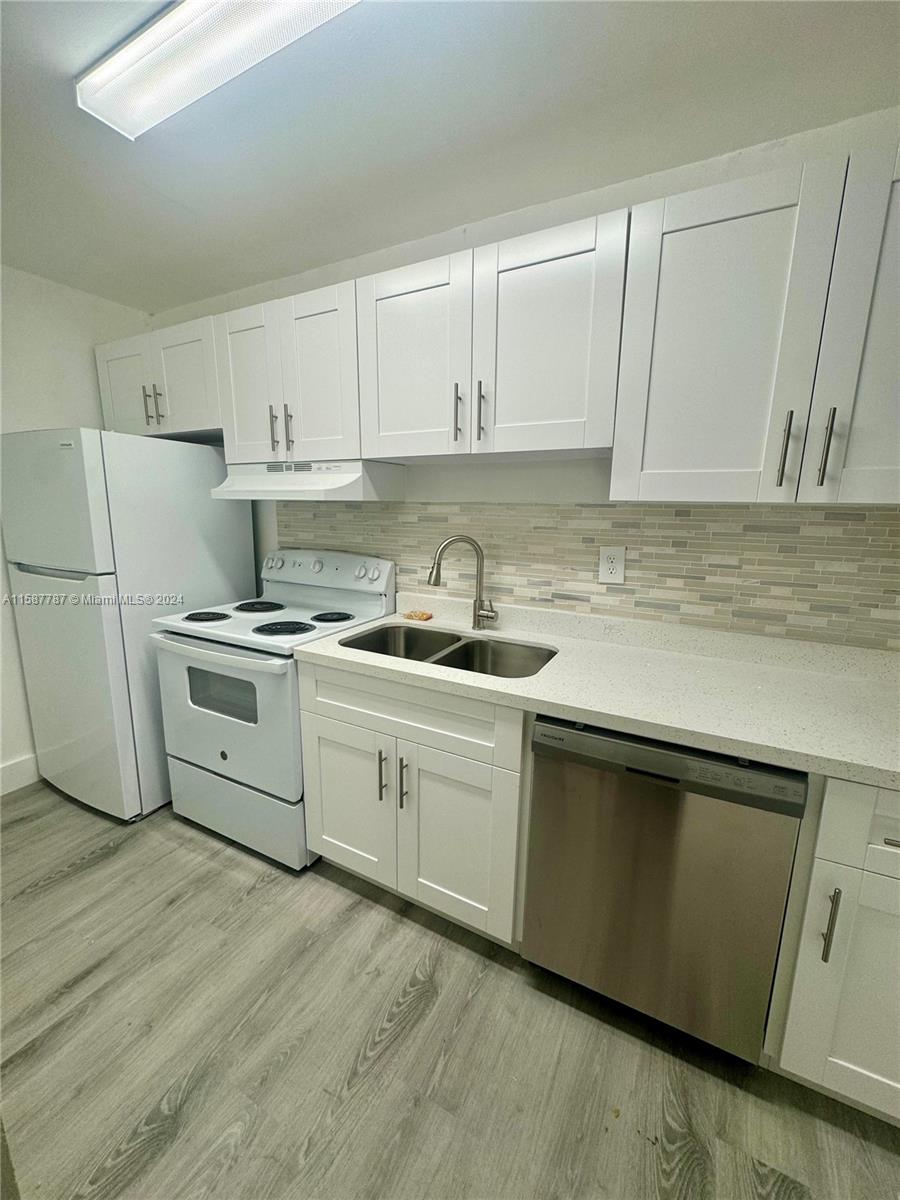 EL LAGO CONDO - Residential Lease