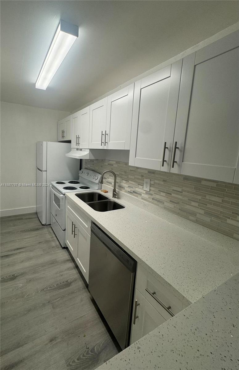 EL LAGO CONDO - Residential Lease