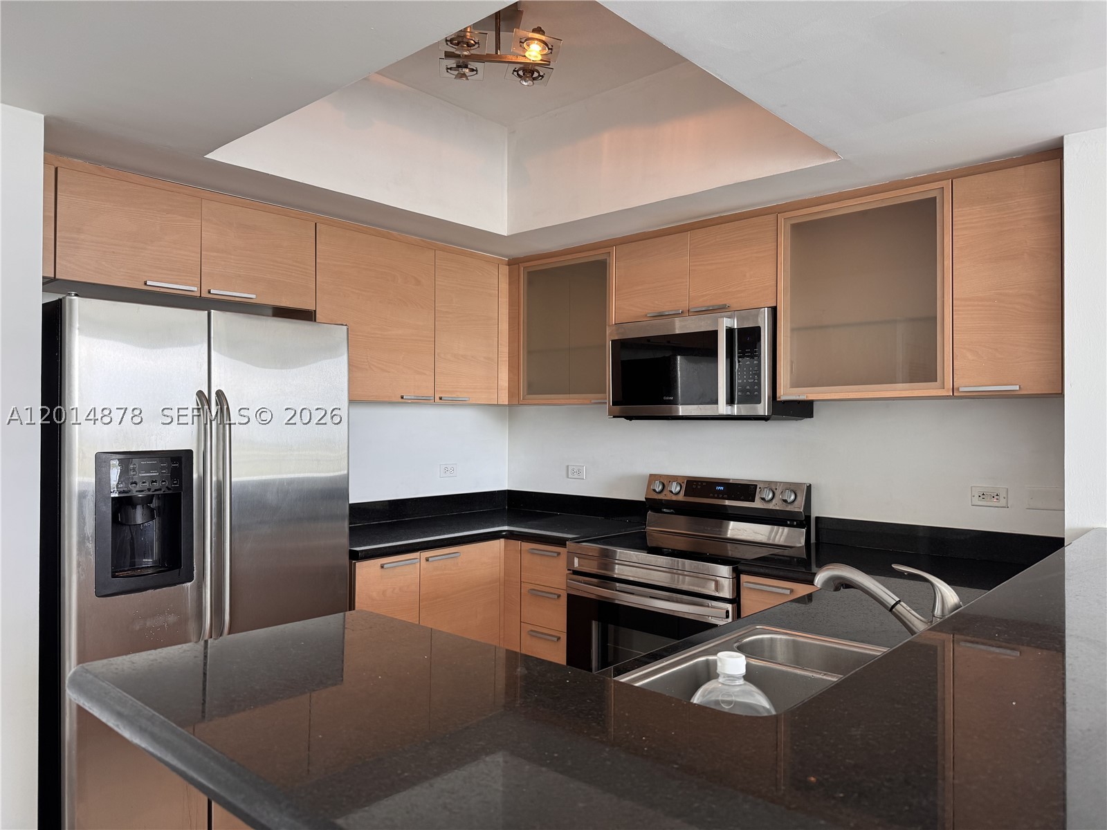 HOLLYWOOD STATION RES CON - Residential Lease