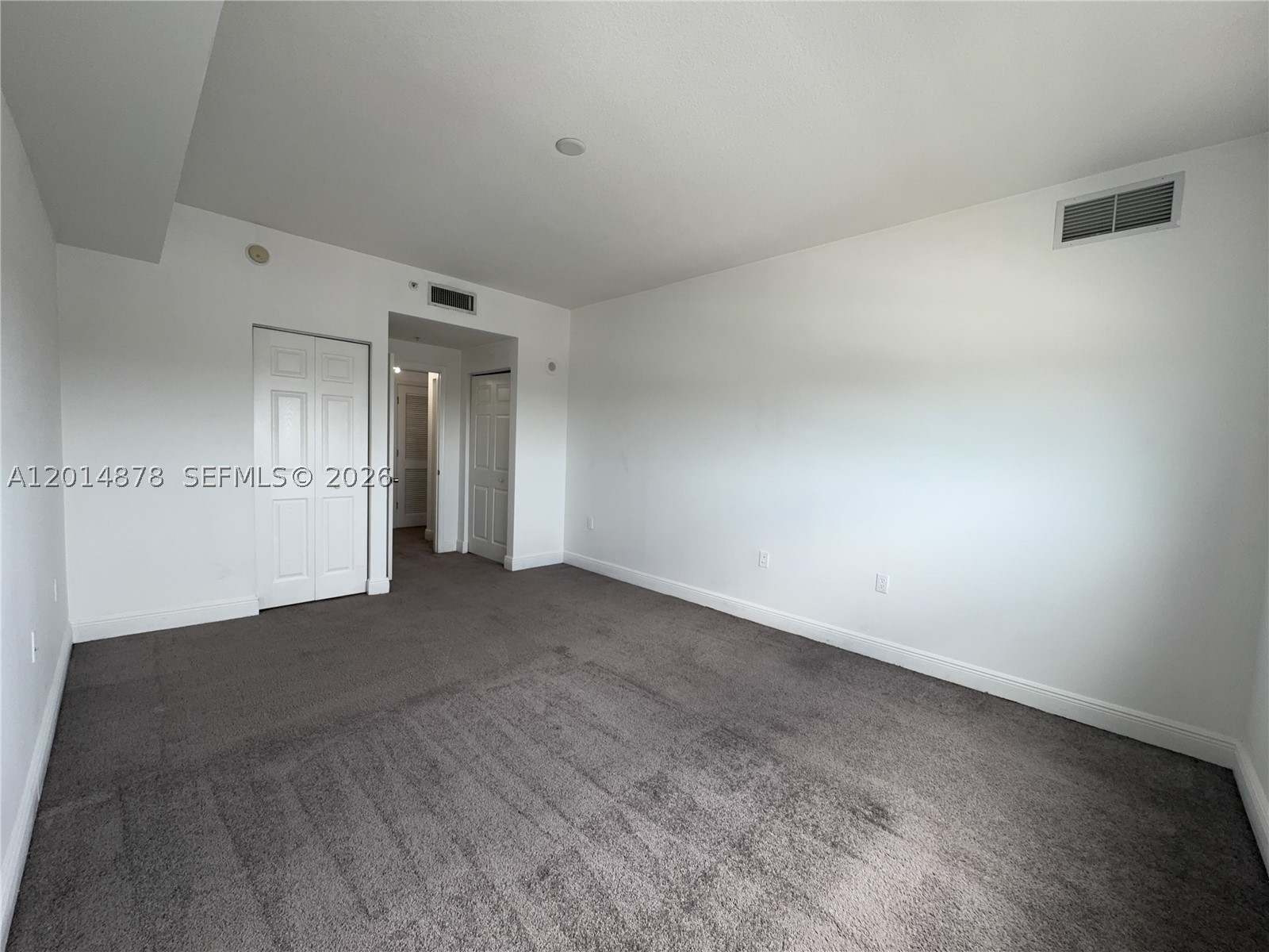 HOLLYWOOD STATION RES CON - Residential Lease