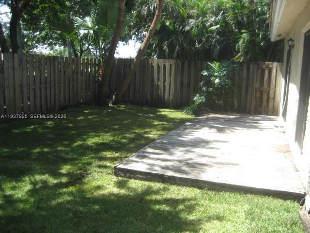 TAMIAMI LAKES SEC 5 - Residential