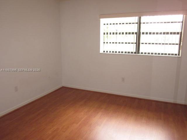 TAMIAMI LAKES SEC 5 - Residential