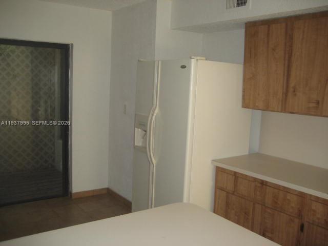 TAMIAMI LAKES SEC 5 - Residential