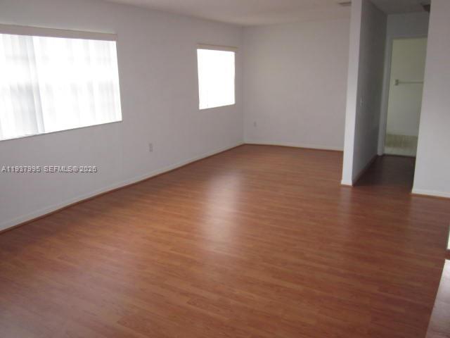 TAMIAMI LAKES SEC 5 - Residential