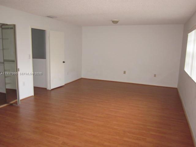 TAMIAMI LAKES SEC 5 - Residential