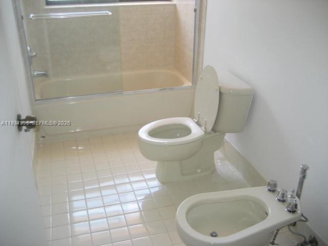 TAMIAMI LAKES SEC 5 - Residential
