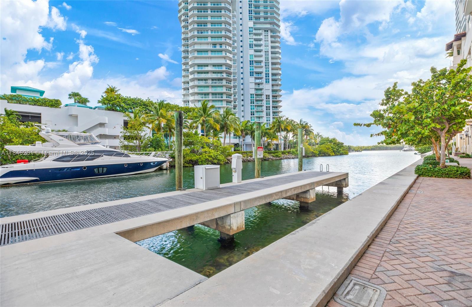 PARQUE TOWERS CONDO - Residential Lease