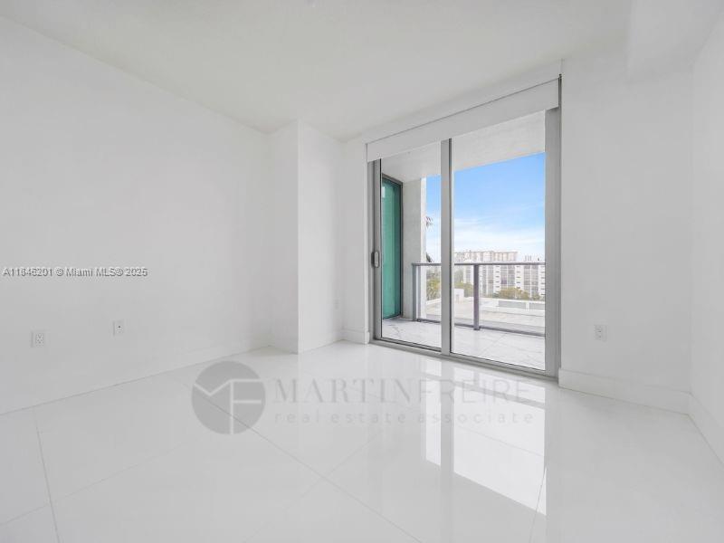 PARQUE TOWERS CONDO - Residential Lease