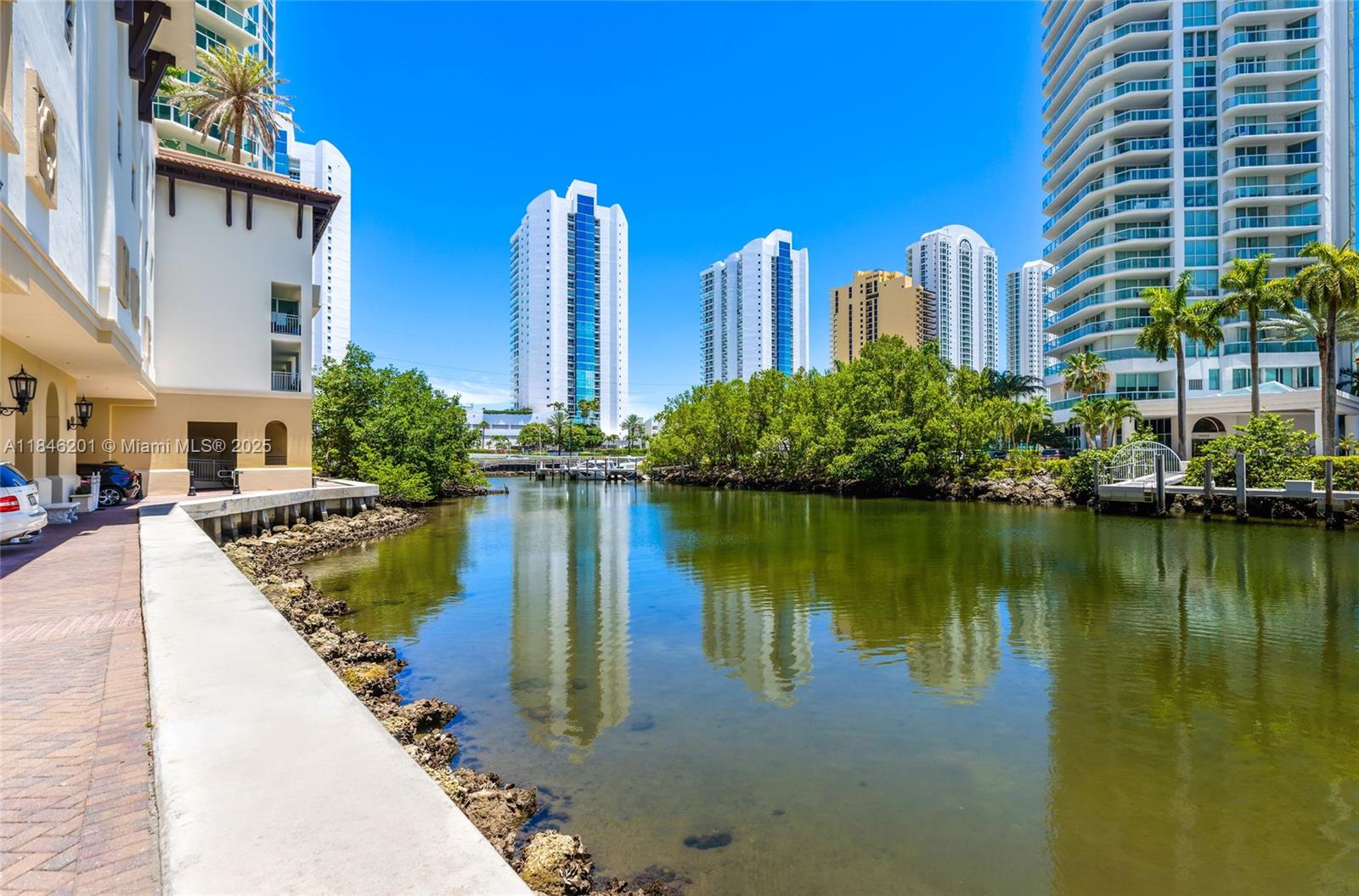 PARQUE TOWERS CONDO - Residential Lease