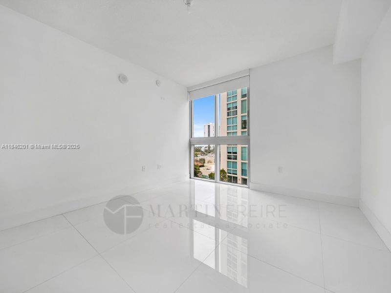 PARQUE TOWERS CONDO - Residential Lease
