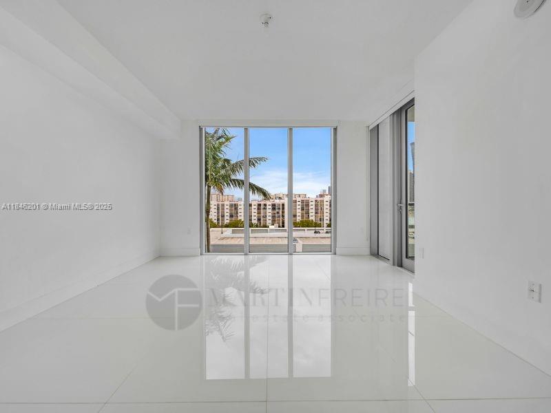 PARQUE TOWERS CONDO - Residential Lease