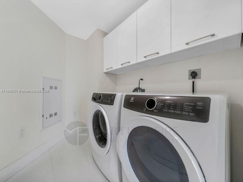 PARQUE TOWERS CONDO - Residential Lease
