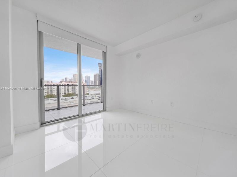 PARQUE TOWERS CONDO - Residential Lease