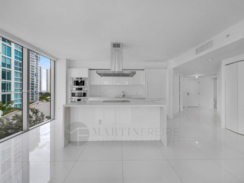 PARQUE TOWERS CONDO - Residential Lease