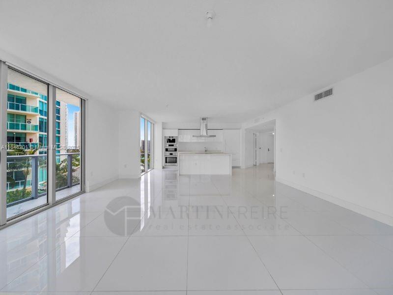 PARQUE TOWERS CONDO - Residential Lease