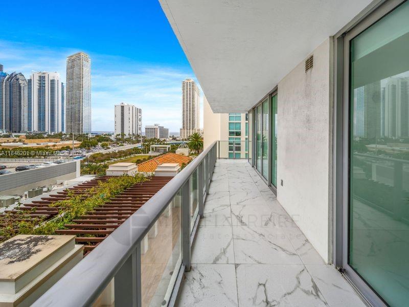 PARQUE TOWERS CONDO - Residential Lease
