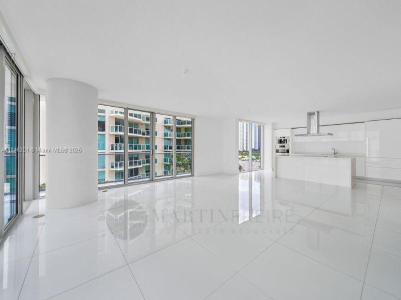 PARQUE TOWERS CONDO - Residential Lease